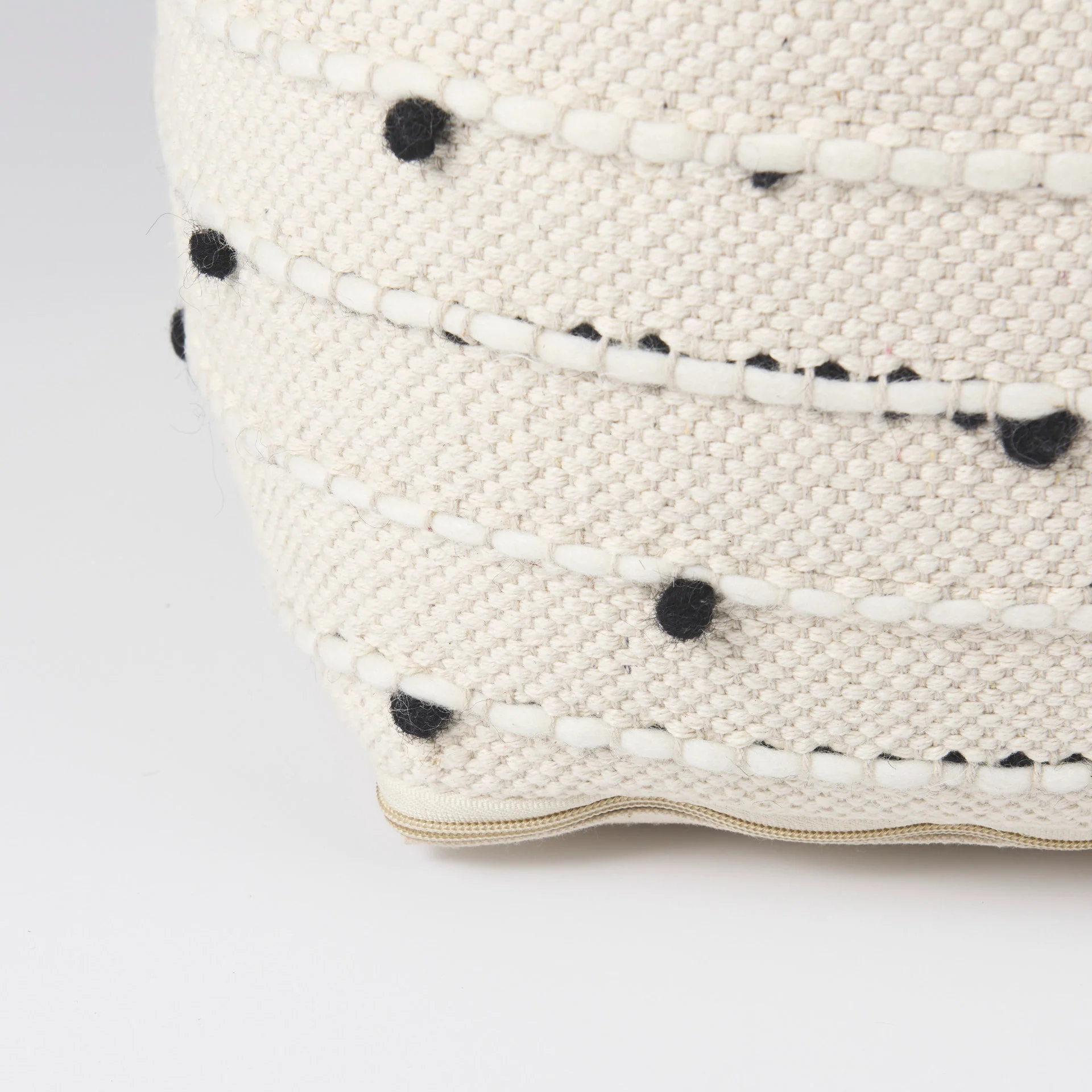 Amaira Pouf - Image 9