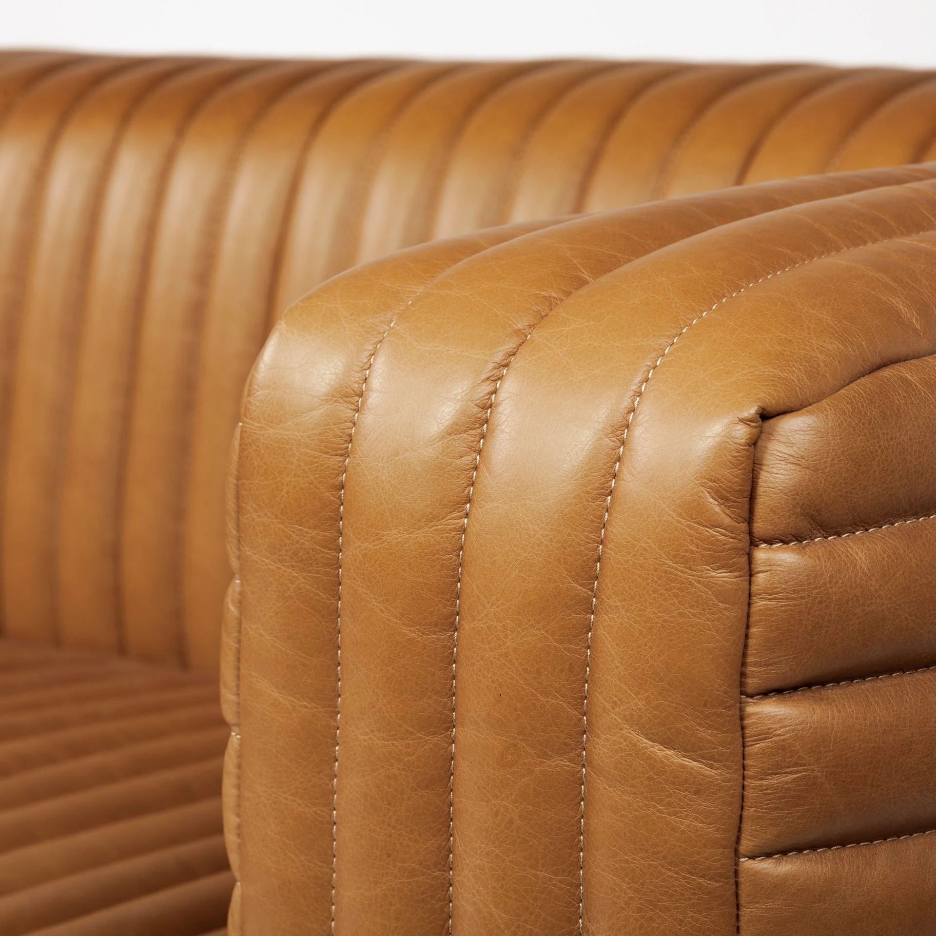 Ricciardo Leather Sofa - Image 10